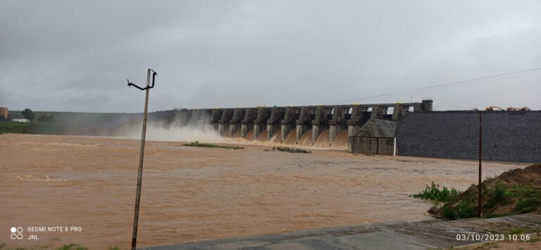 सोनभद्र : हथिया नक्षत्र में दिल खोल के बरसे मेघ, चारो ओर पानी ही पानी।