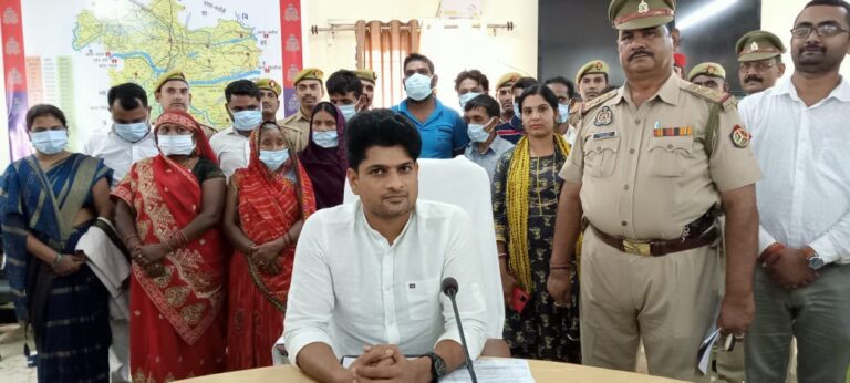 सोनभद्र : 13 मानव तस्कर पुलिस की गिरफ्त में, शादी शुदा महिलाओं की फिर शादी, लड़कियों को बेचने जैसे कारनामे।