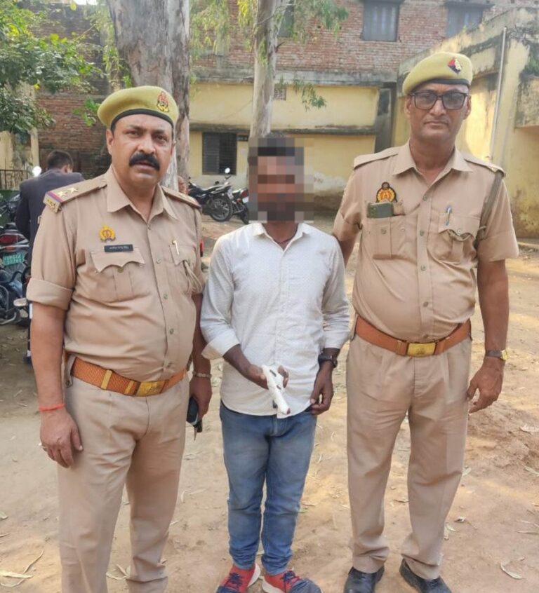 अन्तर्जनपदीय गौ तस्कर को एक तमंचा व एक जिन्दा कारतूस के साथ किया गया गिरफ्तार।