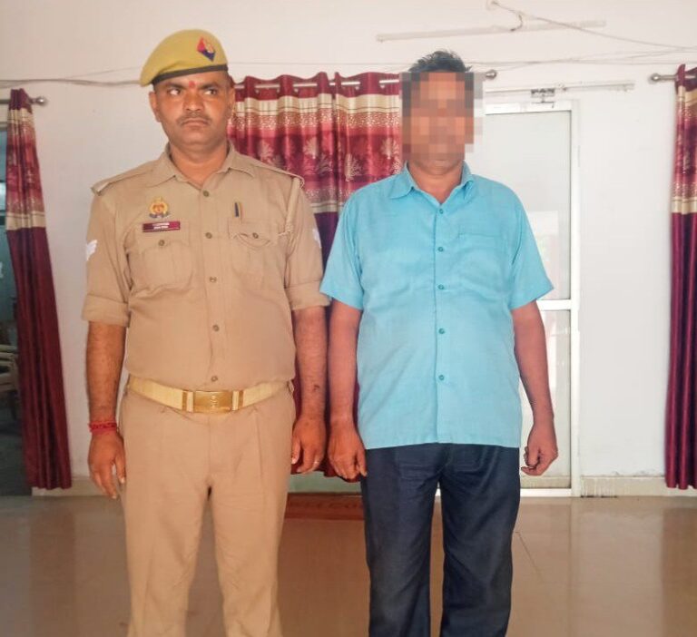 सोनभद्र : भ्रष्टाचार में संलिप्त फरार ग्राम प्रधान पुलिस की गिरफ्त में, कई दिनों से पुलिस को थी तालाश।