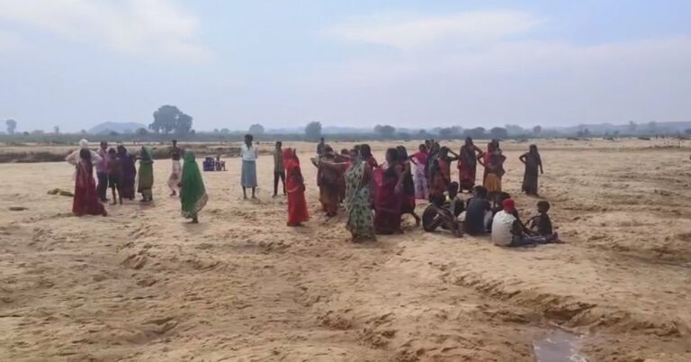 Sonabhadra big breaking-नदी में मासूस सहित तीन लोग डूबे,क्षेत्र में हड़कंप।