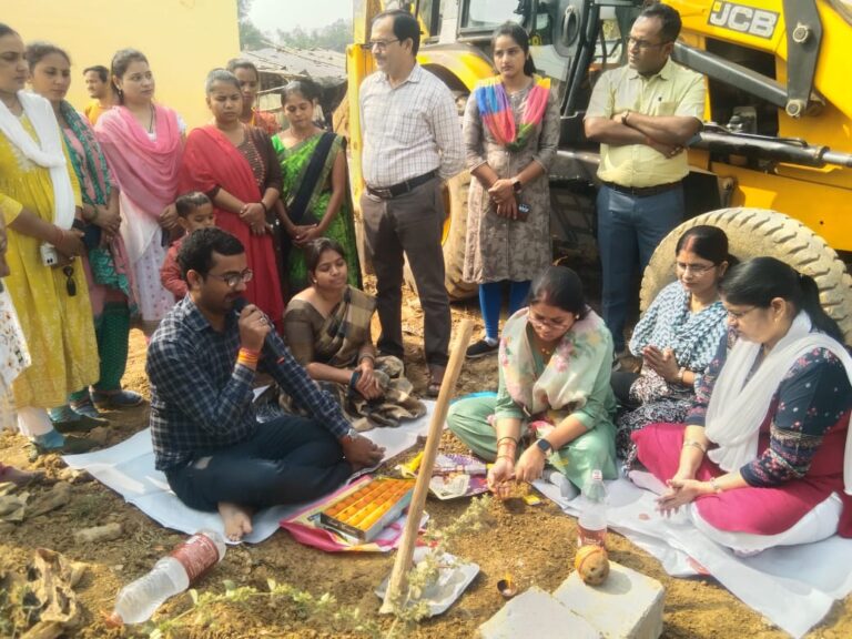 विगत वर्षों से प्रतीक्षारत स्वयं का वन स्टाप सेन्टर के भवन का हुआ भूमि पुजन- दिपिका सिंह