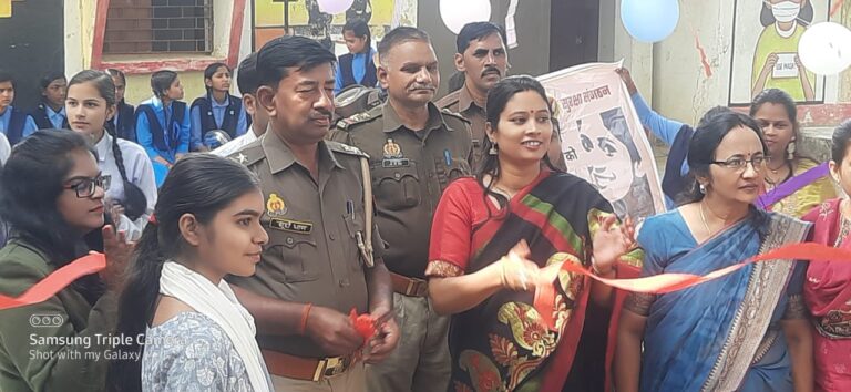 Sonabhadra-इण्टर कालेज की छात्राओं ने लगाई विविध प्रदर्शनी