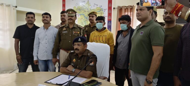 भारी मात्रा में अवैध मादक पदार्थ गांजा बरामद, दो अन्तर्राज्यीय तस्कर गिरफ्तार ।