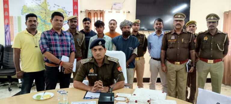 सोनभद्र पुलिस के हत्थे चढ़ी अवैध शराब की बड़ी खेप, 70 लाख की शराब बरामद, दो गिरफ्तार।