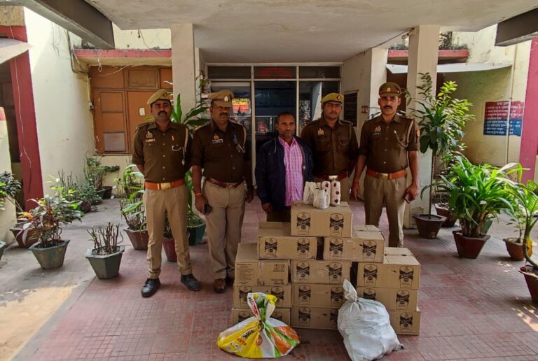 Sonbhadra : 48 पेटी अंग्रेजी शराब, 65 शीशी देशी शराब व 11 केन बियर के साथ एक व्यक्ति को पुलिस ने गिरफ्तार किया।