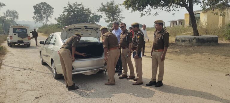 यूपी एमपी बार्डर सील, चुनाव के मद्देनजर वाहनों की जाँच पड़ताल जारी।