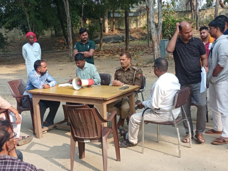 नायब तहसीलदार की मौजूदगी में थाने में बन्द कंडम वाहनों की हुई नीलामी।