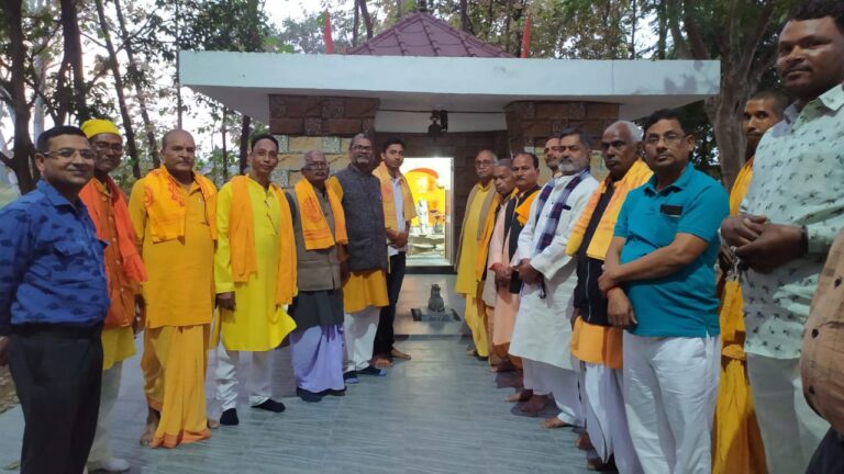 दुद्धी – गायत्री परिवार की तहसील स्तरीय गोष्ठी का हुआ आयोजन।