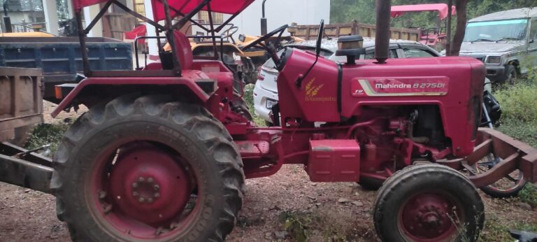 ठेमा नदी रन्नू से अवैध बालू परिवहन कर रहे ट्रैक्टर को पुलिस ने दबोचा।