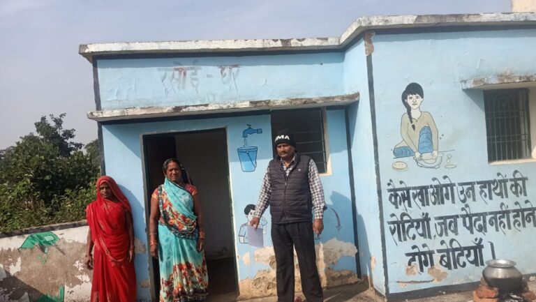 Sonbhadra : चोरों ने किया सरकारी विद्यालय में हाथ साफ, उठा ले गये विद्यालय के कई सामान।