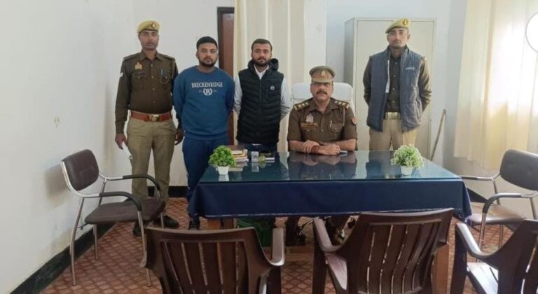 सोनभद्र : चोपन पुलिस ने वांछित दो वाहन पासरों को किया गिरफ्तार।