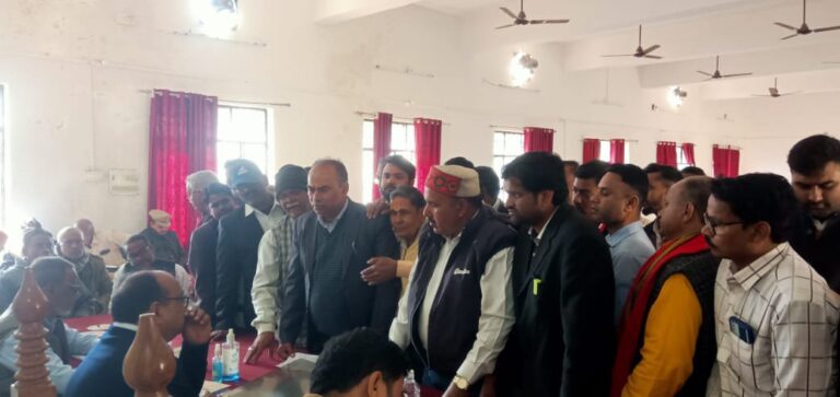 दुद्धी सम्पूर्ण समाधान दिवस में महज तीन मामलों का निस्तारण।