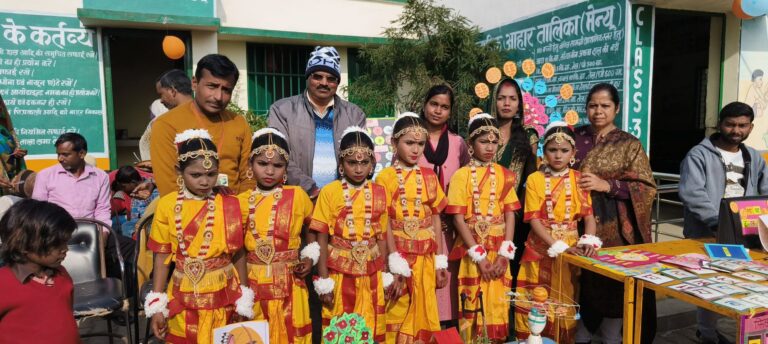निपुण बाल मेलें में भरतनाट्यम परिधान में स्वागत नृत्य व विभिन्न सांस्कृतिक कार्यक्रमों द्वारा बच्चों नें मनमोहा।