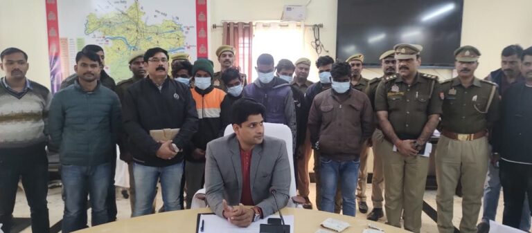 चोरी की 11 मोटर साइकिल के साथ 7 शातिर वाहन चोर गिरफ्तार।