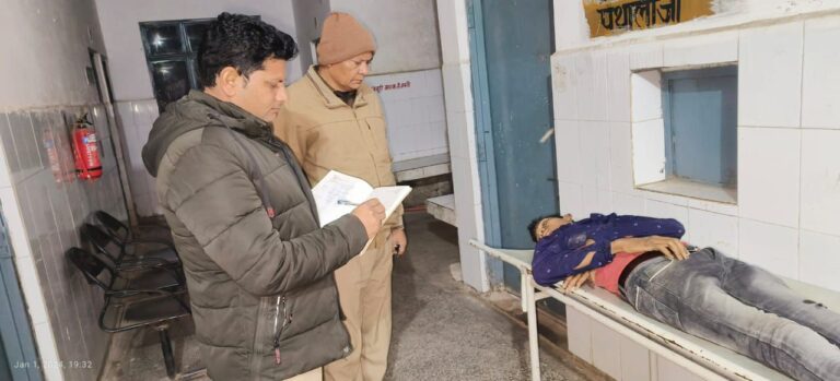 म्योरपुर कर्बला के पास अज्ञात वाहन व मोटरसाइकिल की टक्कर में किशोर की मौत।