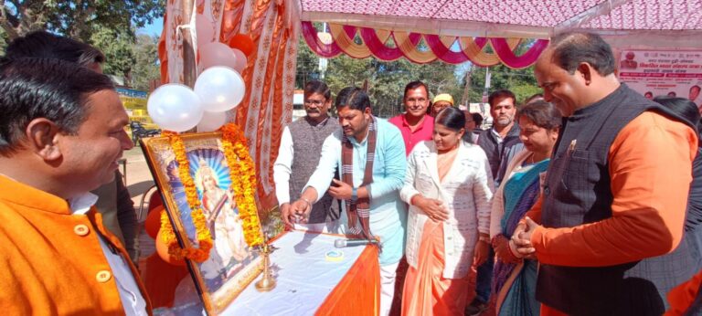 मोदी के विकास के गारंटी की “विकसित भारत संकल्प यात्रा दुद्धी पहुंचा.