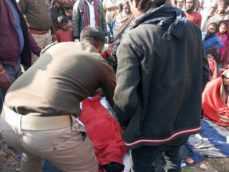 अनियंत्रित बाइक गड्ढे में गिरी, एक की मौत, दूसरा घायल