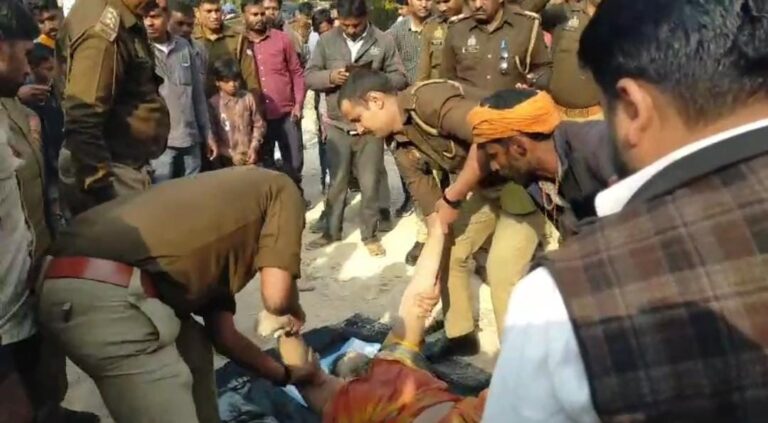 बड़ा हादसा_मिट्टी का टीला ढहने से तीन लोगों की दबकर मौत