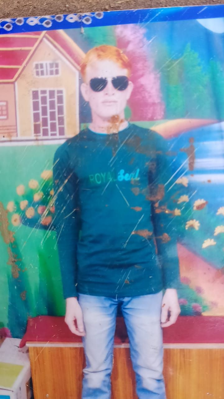 फाँसी के फंदे से लटक कर युवक ने दी जान, घर मे मचा कोहराम।