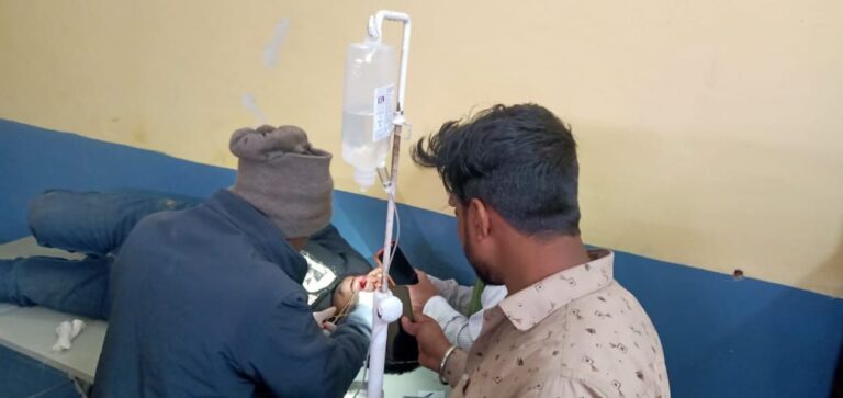 बाइक के आमने-सामने टक्कर में दोनों बाइक चालक हुए गंभीर।