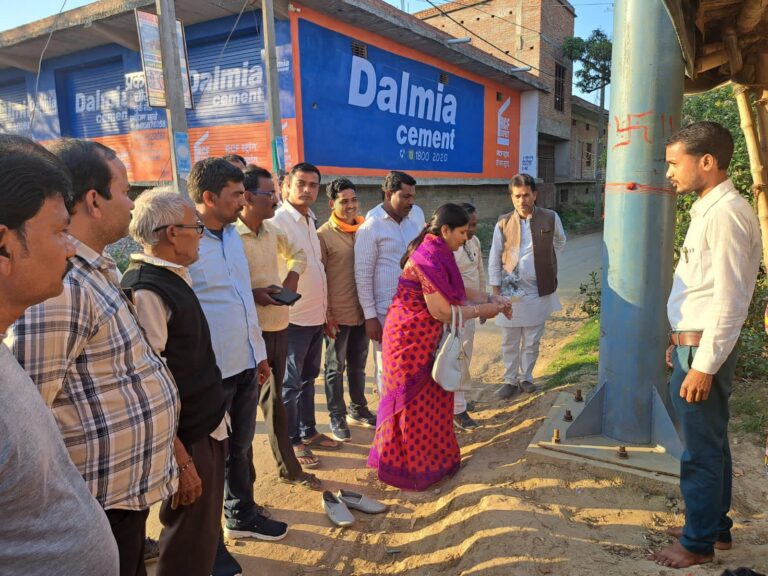 सहिजन खुर्द में बने चन्द्रिका देवी प्रवेश द्वार का हुआ उद्घाटन।