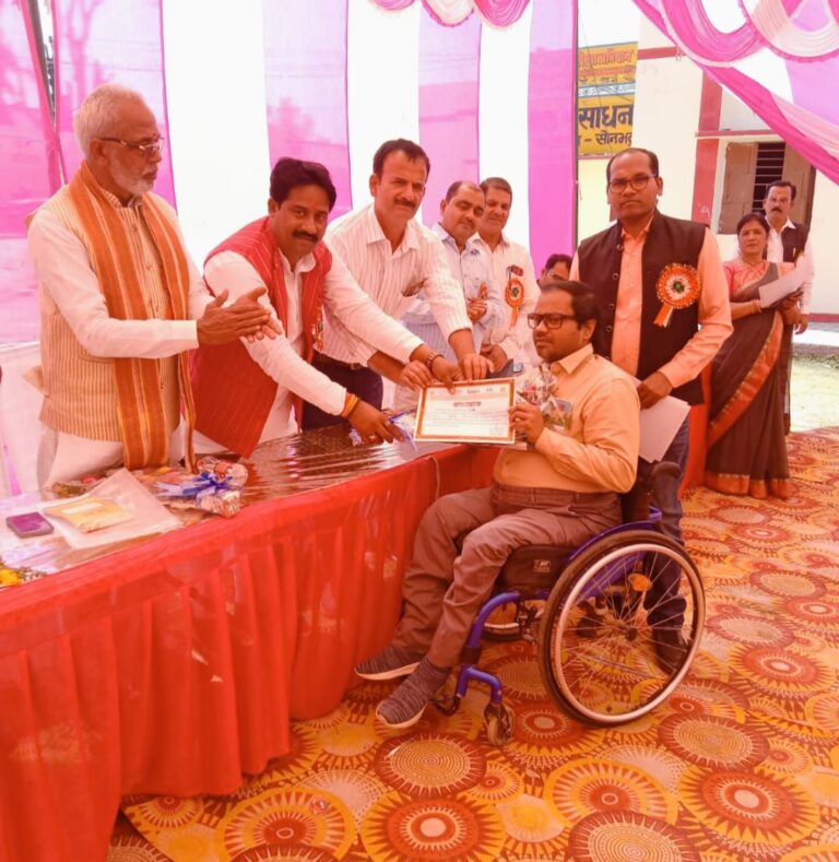 ब्लाक स्तरीय संगोष्ठी एवं उन्मुखीकरण कार्यशाला आयोजित।