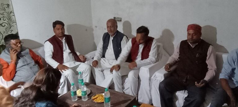 भाजपा जिलाध्यक्ष और निषाद पार्टी जिलाध्यक्ष की औपचारिक बैठक।