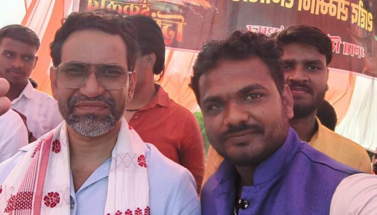 दुद्धी के विकास का शहादत दिवस पर आजमगढ़ मे हुआ सम्मान।