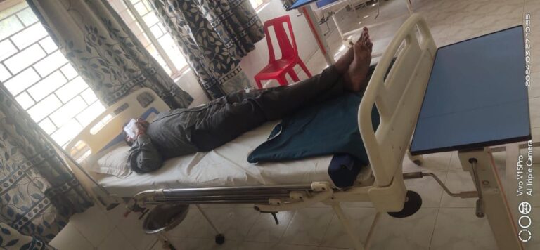 भँवरों के हमले से दर्जनों घायल गेट पर भगदड़ कई हॉस्पिटल में भर्ती इलाज जारी।