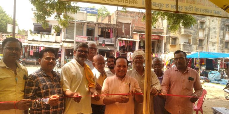उत्तर प्रदेश उद्योग व्यापार मंडल प्याऊ का चेयरमैन ने फीता काटकर किया उद्घाटन।