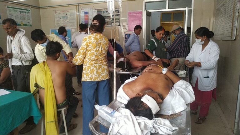 Sonbhadra हिटवेव के शिकार दो मतदानकर्मी की हुई मौत, तीन निजी हॉस्पिटल हुए रेफर।