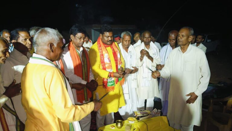 आदिवासी अधिकार मंच ने दिया भाजपा प्रत्याशी श्रवण सिंह गौड को समर्थन।&nbsp;&nbsp;