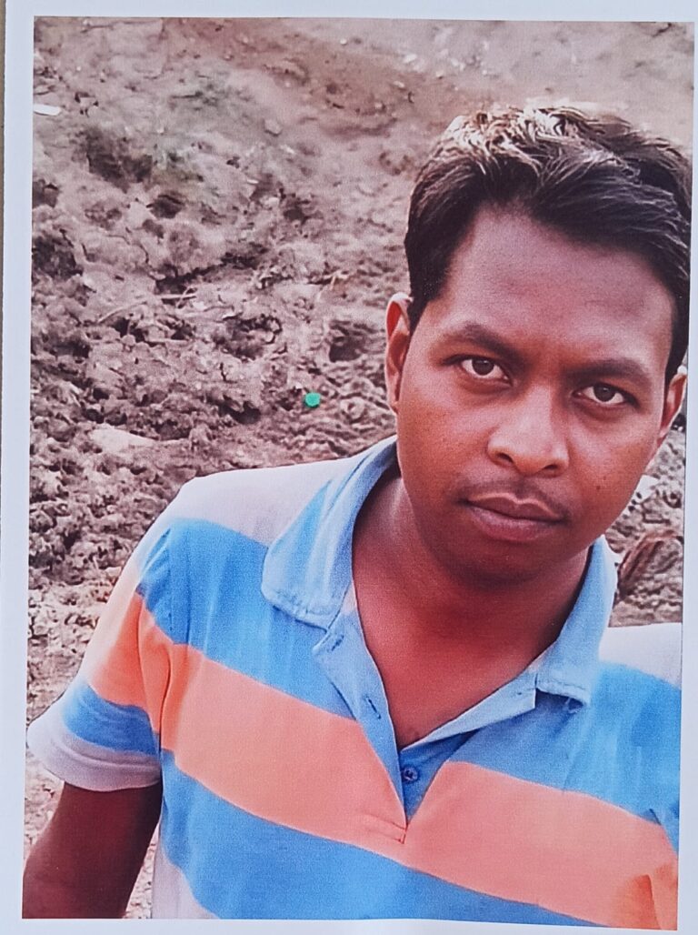 मुख्यमंत्री हेल्पलाइन डायल कर पति के हत्या की जांच की मांग पत्नी ने की, पति का जंगल में मिला था शव।