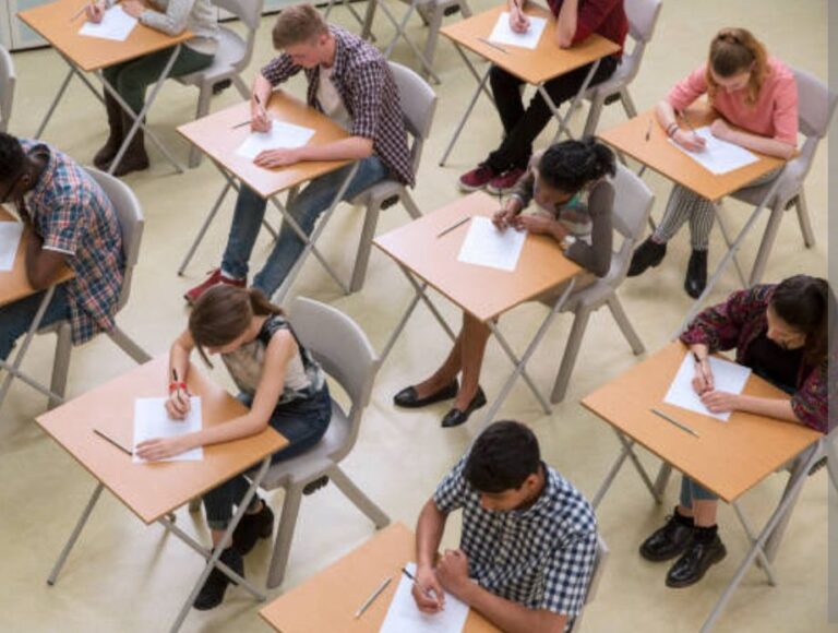 एमबीबीएस की परीक्षा उत्तीर्ण उपरांत एमएफजीई की परीक्षा पास कराने के नाम पर 14 लाख रूपये की ठगी।