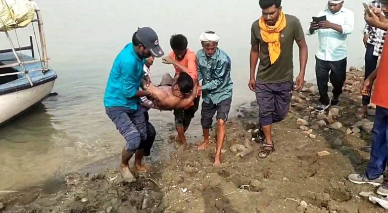 सोनभद्र से बड़ी खबर, रिहंद जलाशय में नहाने गए दो युवक डूबे।