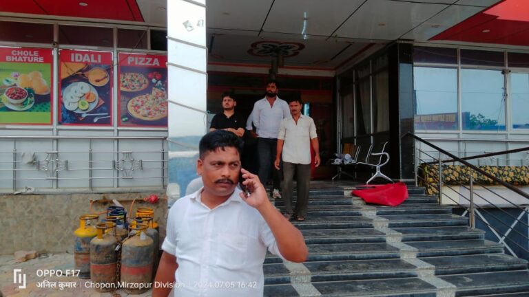 डाला SSS होटल के बाहर से बाइक चोरी, मची खलबली।