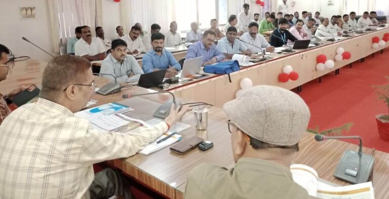 प्राईवेट अस्पतालों का निरीक्षण कर मानक के अनुरूप न पाये जाने पर करें सख्त कार्यवाही-डीएम