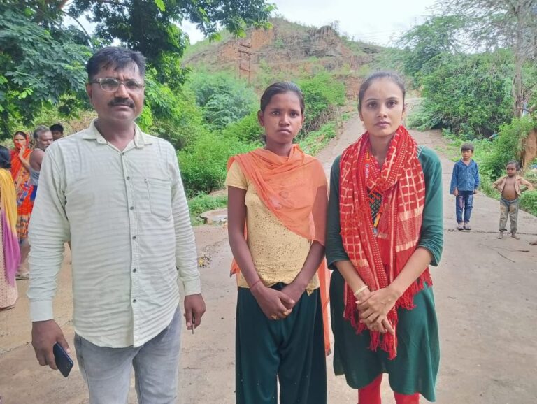 राह भटकी लड़की को बाल गृह बालिका भवन के अधिकारियों को किया गया सुपुर्द।