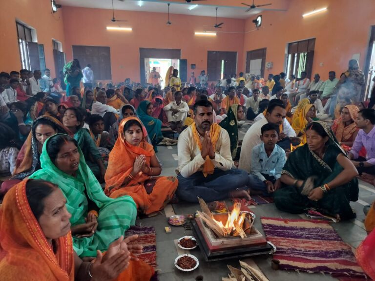 गुरु पूर्णिमा के पावन अवसर पर दुद्धी तहसील परिक्षेत्र में यज्ञ हवन पूजन का अखिल विश्व गायत्री परिवार द्वारा भव्य आयोजन।