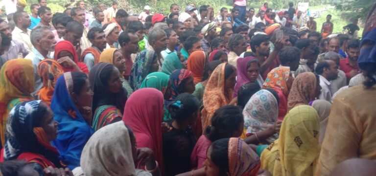 खेती – किसानी के समय खाद लैमप्स की बढ़ जाती हैं शिकायते,   कालाबाजारी का आरोप।