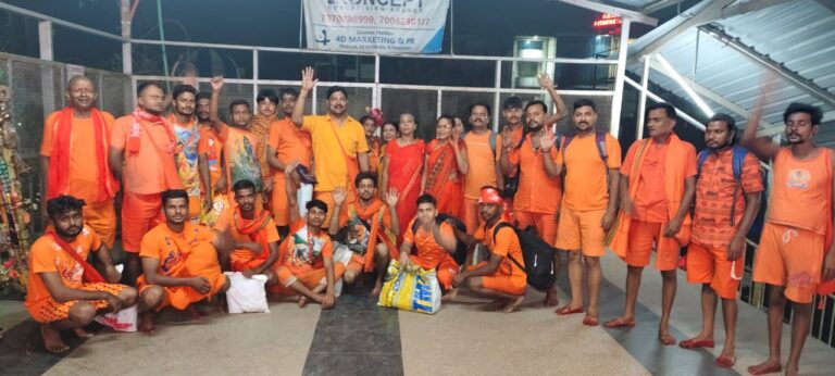 दुद्धी से देवघर बाबा धाम के लिए कांवरियों का जत्था हुआ रवाना।