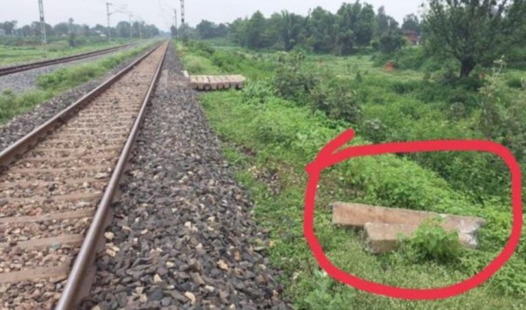 दुद्धी में टाटा एक्सप्रेस ट्रेन बड़े हादसे का शिकार होते-होते बची।