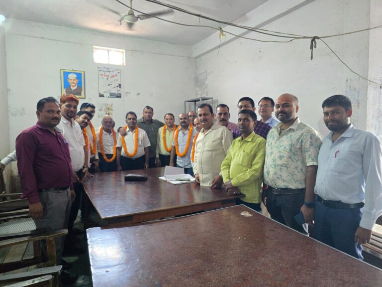 दी सोनभद्र टैक्स बार एसोसिएशन का चुनाव संपन्न।