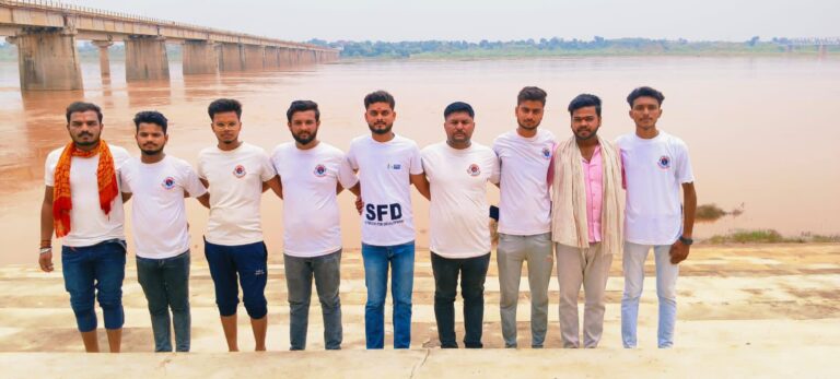 चोपन घाट पर चलाया एवं डाला अचलेश्वर  महादेव मंदिर स्वच्छता अभियान।