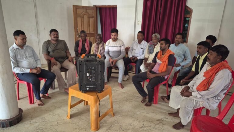 दुद्धी भाजपा कार्यकर्ताओं ने प्रधानमंत्री के 113 वें लोकप्रिय कार्यक्रम मन की बात को सुना।