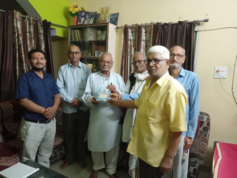 इंद्रपुरी कॉलोनी, विंध्यनगर में संपन्न हुई भव्य काव्य गोष्ठी।