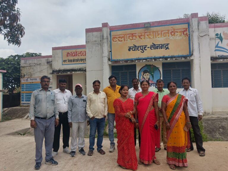 सोनभद्र के शिक्षा मित्र 05 सितंबर 2024 लखनऊ मे करेंगे आंदोलन, बैठक कर बनाई रणनीति।