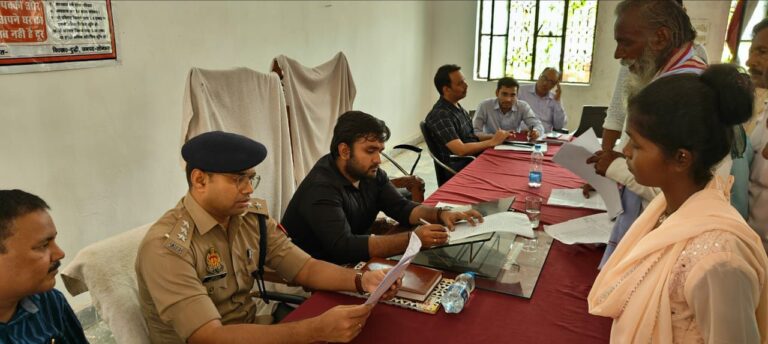 संपूर्ण समाधान दिवस में 51 मामले आए सामने 04 मामलों का हुआ निस्तारण।