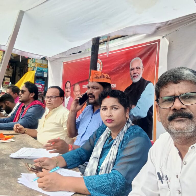 दुद्धी मण्डल में नगर पंचायत चेयरमैन ने फीता काट कर भाजपा के सदस्यता कैम्प का किया शुभारंभ।